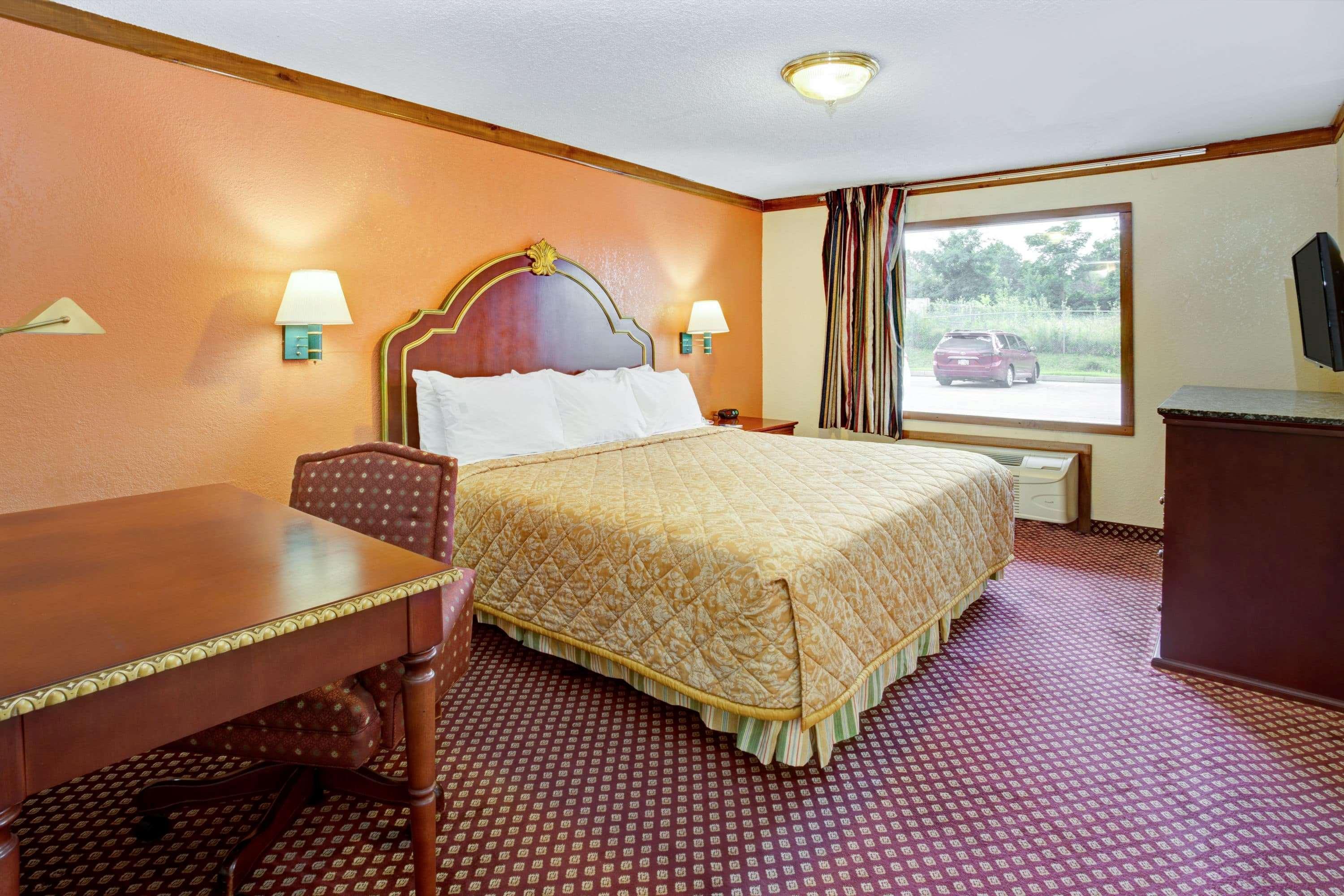 Travelodge By Wyndham Sellersburg Екстериор снимка